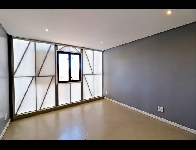 518M² BUILDING FOR SALE IN BRIXTON